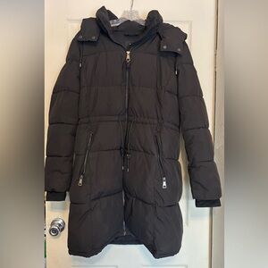 DKNY Women’s Black Puffer Jacket 🎱